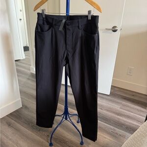 Lululemon 5 pocket pant slim fit black warpstreme. 32w/30l